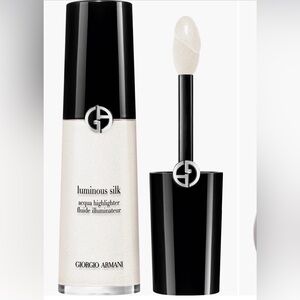 Giorgio Armani Luminous Silk Acqua Highlighter in Halo
